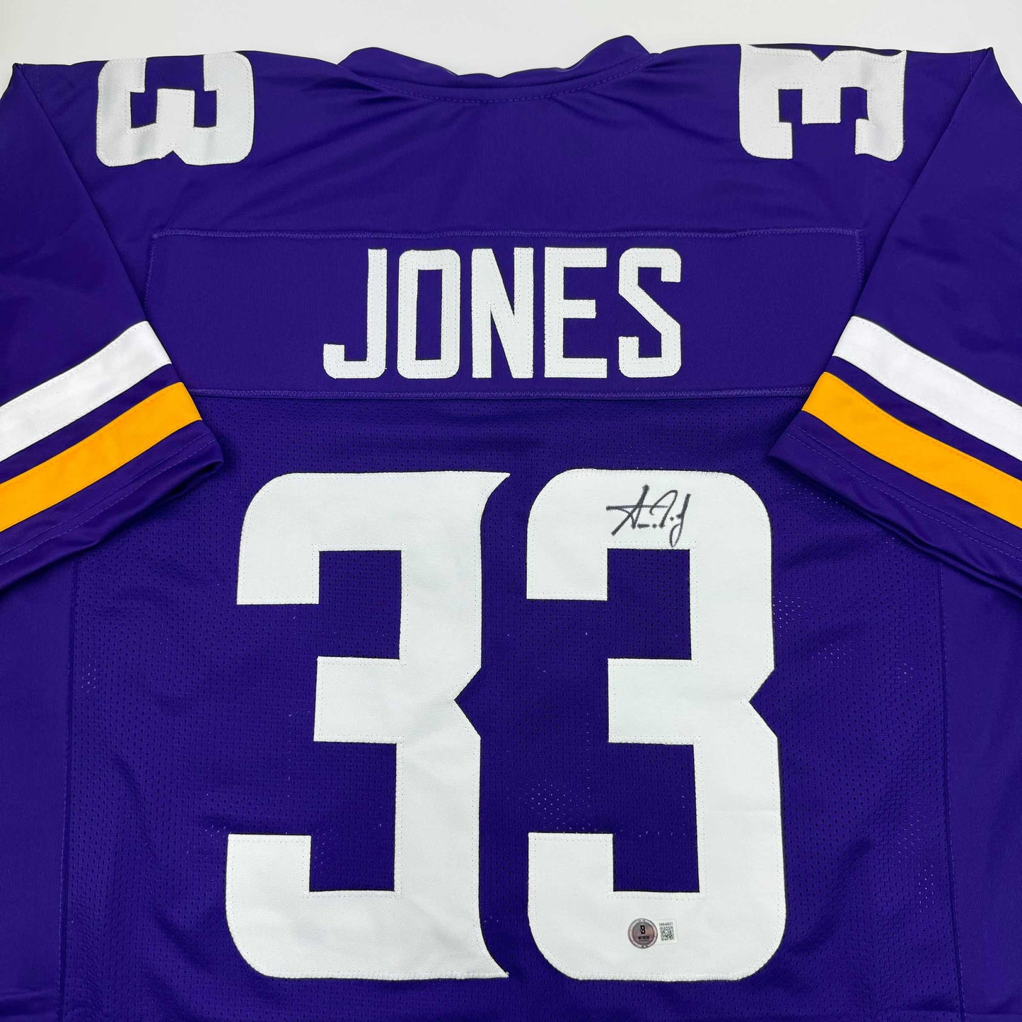 Autographed Aaron Jones Minnesota Purple Football Jersey Beckett
