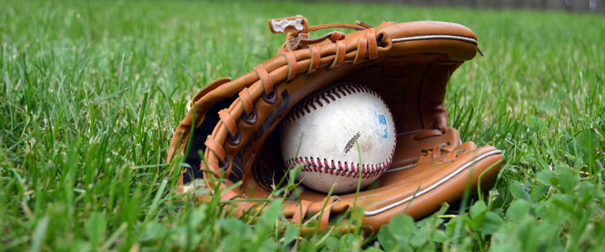 Baseball & Softball Gloves: Making the Right Choice