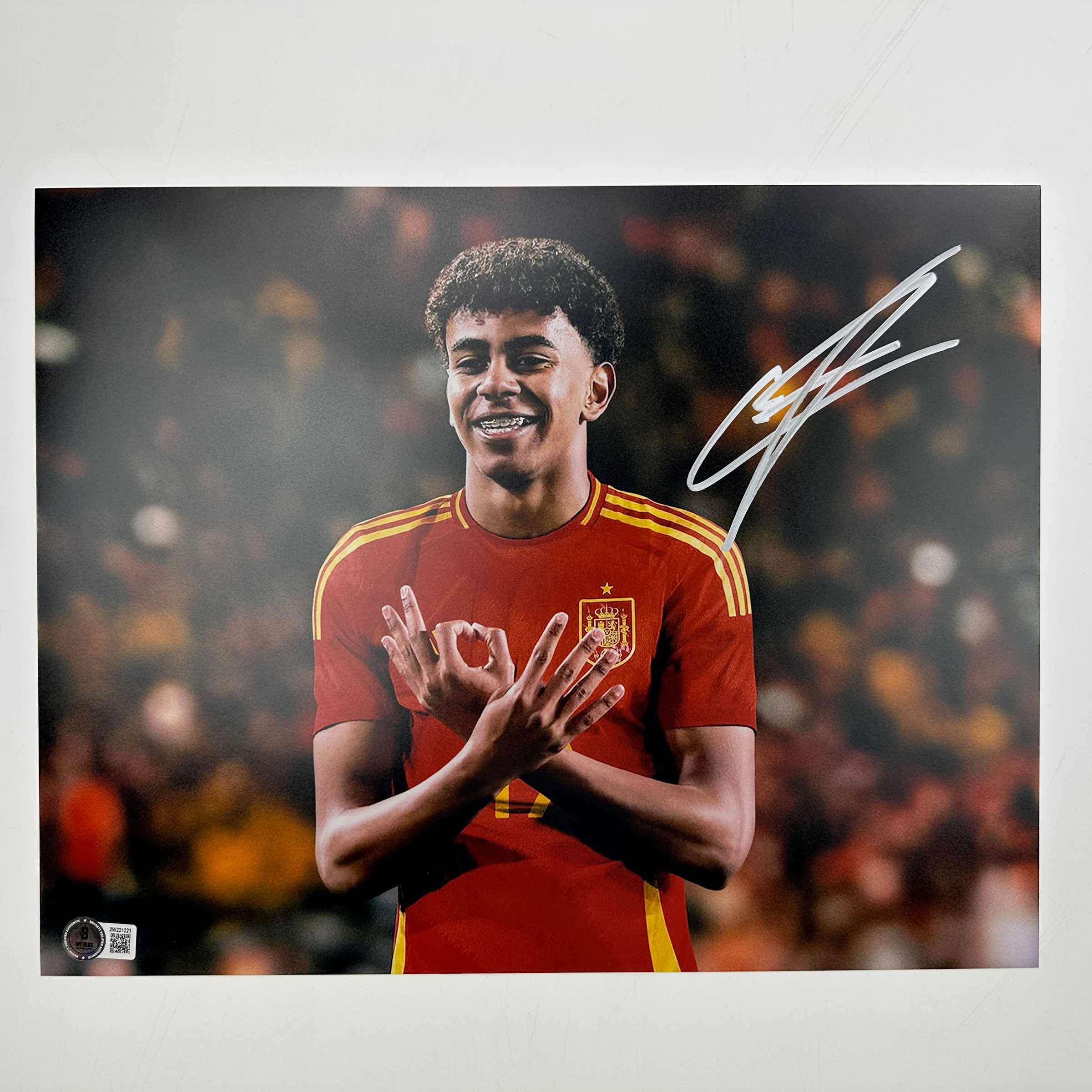 Autographed Lamine Yamal Spain 11x14 Soccer World Cup Photo