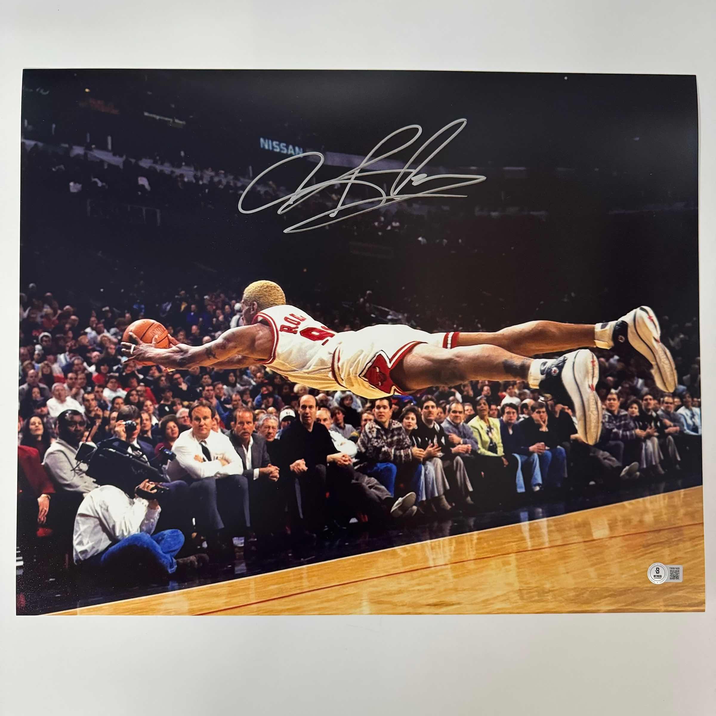Autographed Chicago Bulls Dennis Rodman 16x20 Photo