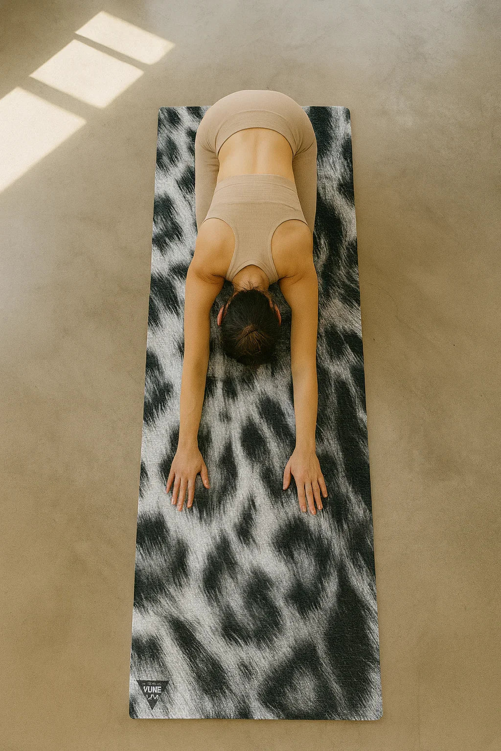 Snow Leopard Print Sustainable Yoga Mat – Ultra Grip + Eco Per | Yune