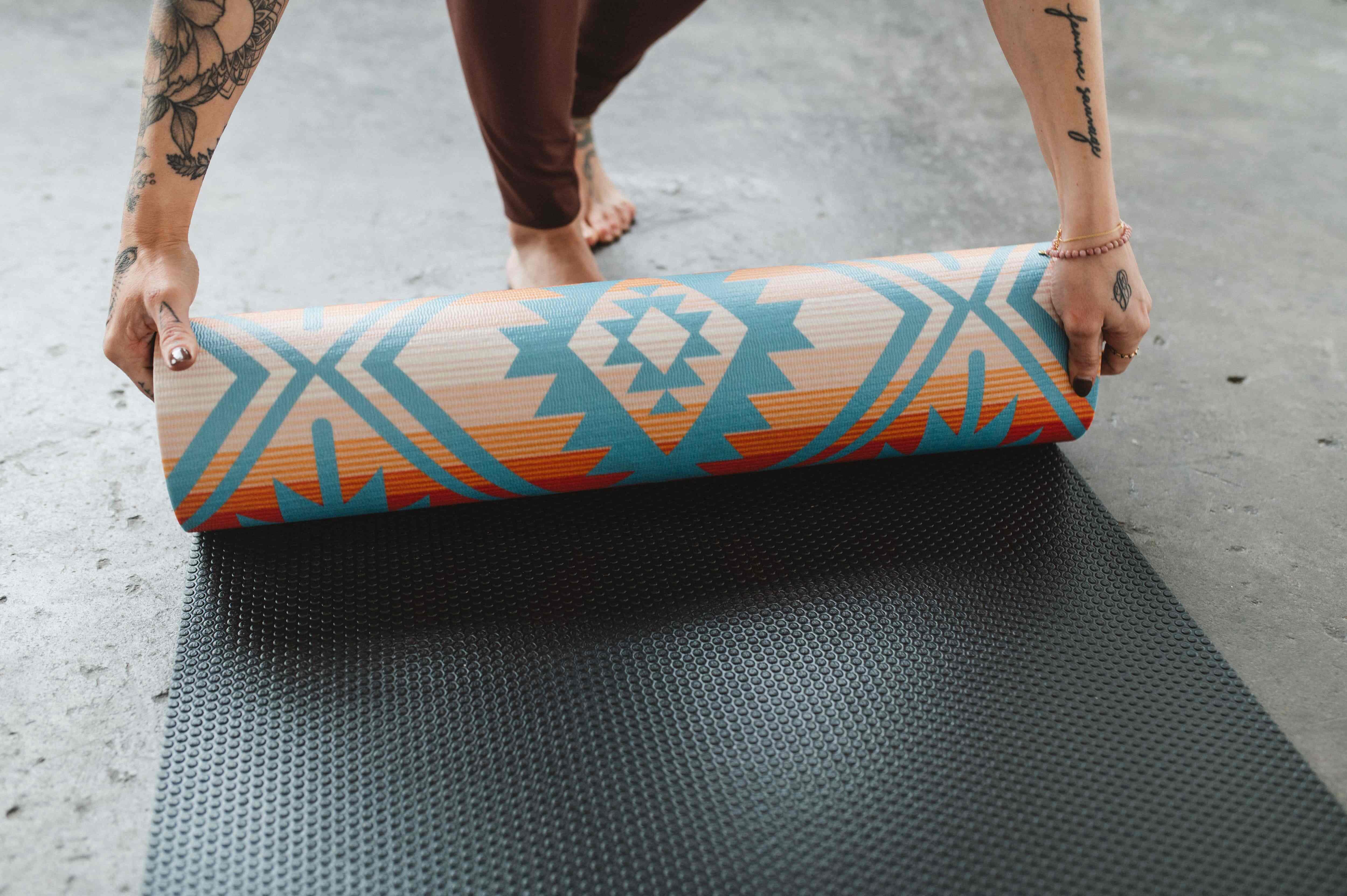 Jerome Turquoise Yoga Mat – 6 Mm Extra Thick, Double-sided Non-slip, Eco-friendly Per With Turquoise Water-inspired Design | Yune Yoga