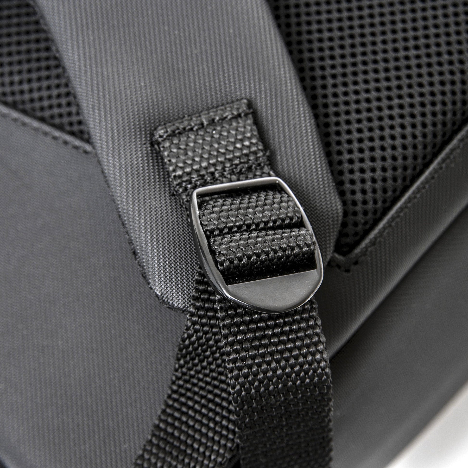 AMSTERDAM CARBON BACKPACK 20L - VENQUE