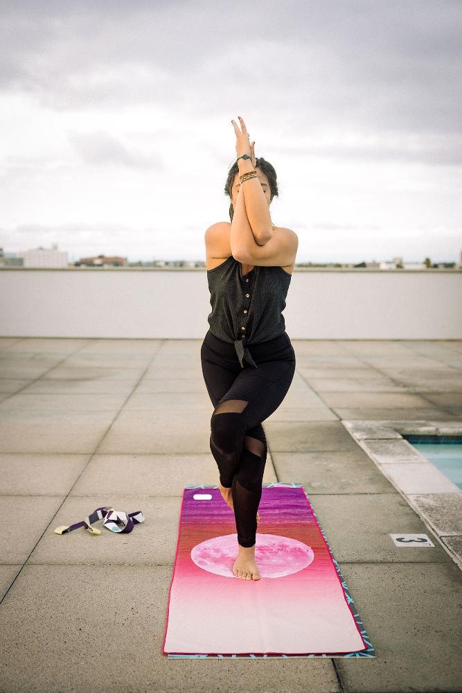 The Caliban Yoga Towel – Quick-dry, Non-slip, Eco-conscious Design