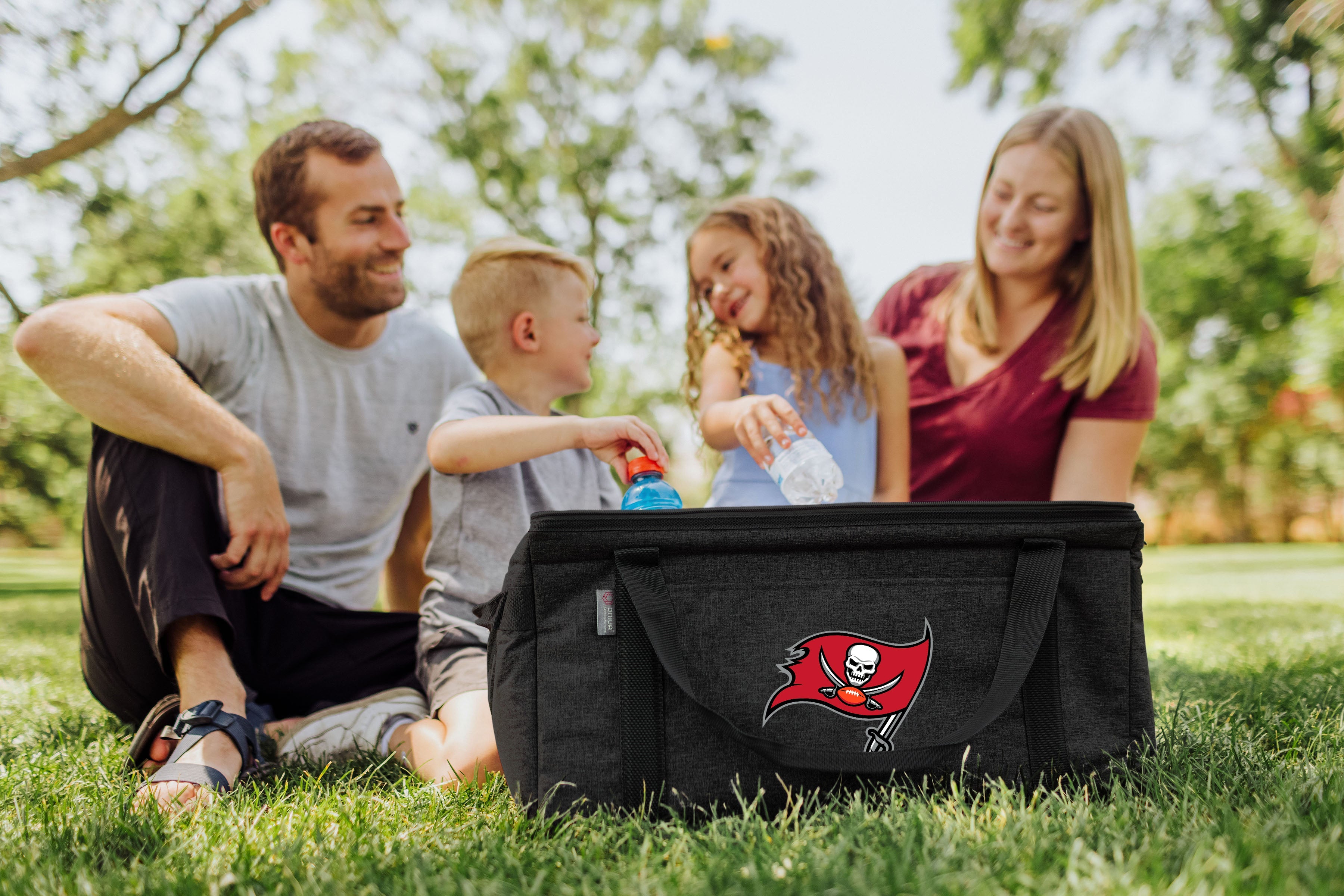 Tampa Bay Buccaneers 64 Can Collapsible Cooler
