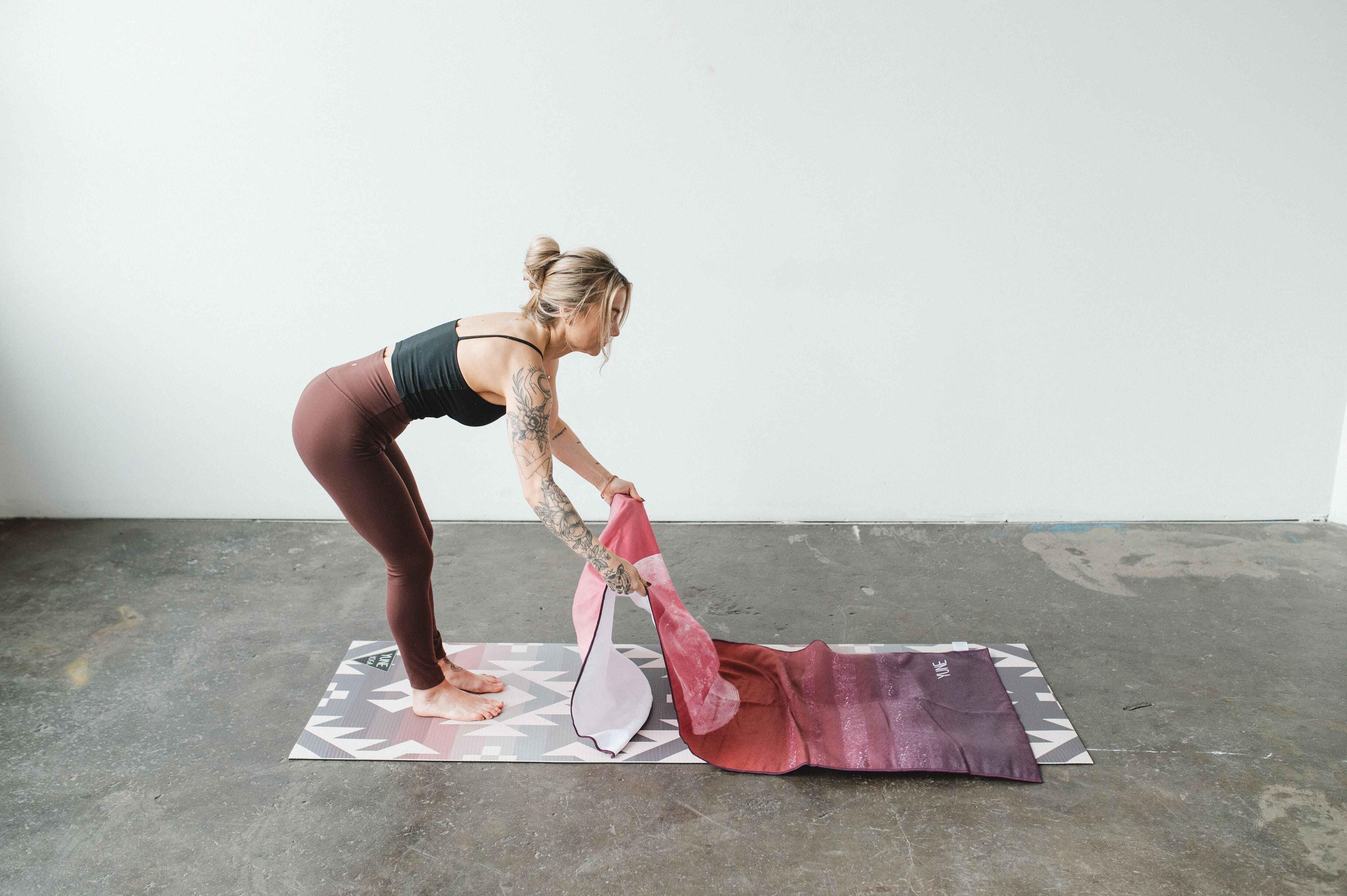 The Caliban Yoga Towel – Quick-dry, Non-slip, Eco-conscious Design