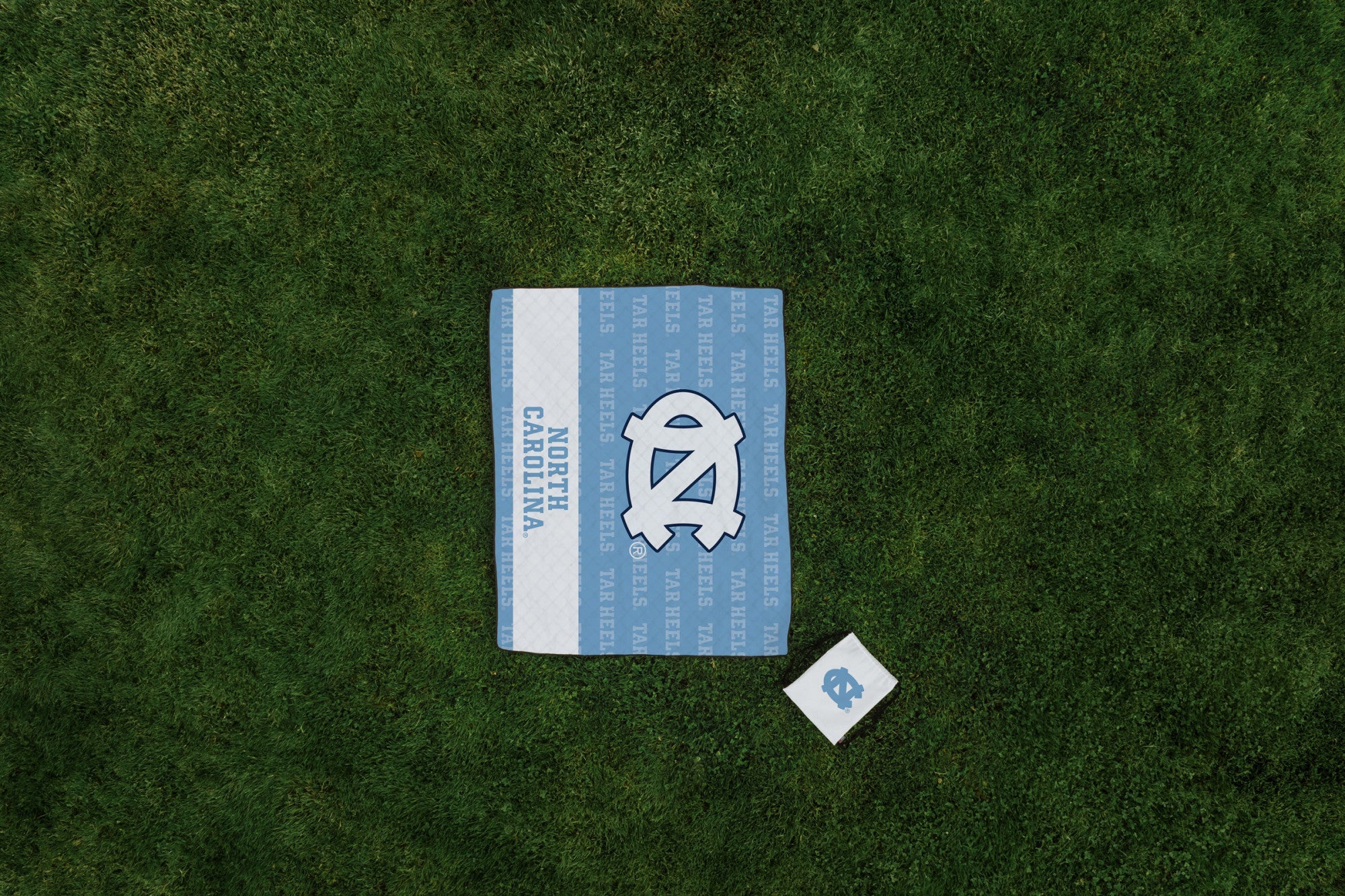 North Carolina Tar Heels Impresa Picnic Blanket