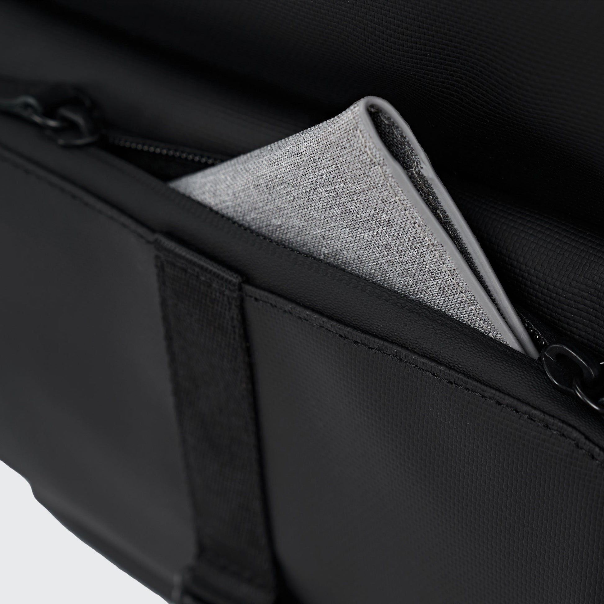 Special Sale - PARKER BACKPACK 23L - VENQUE