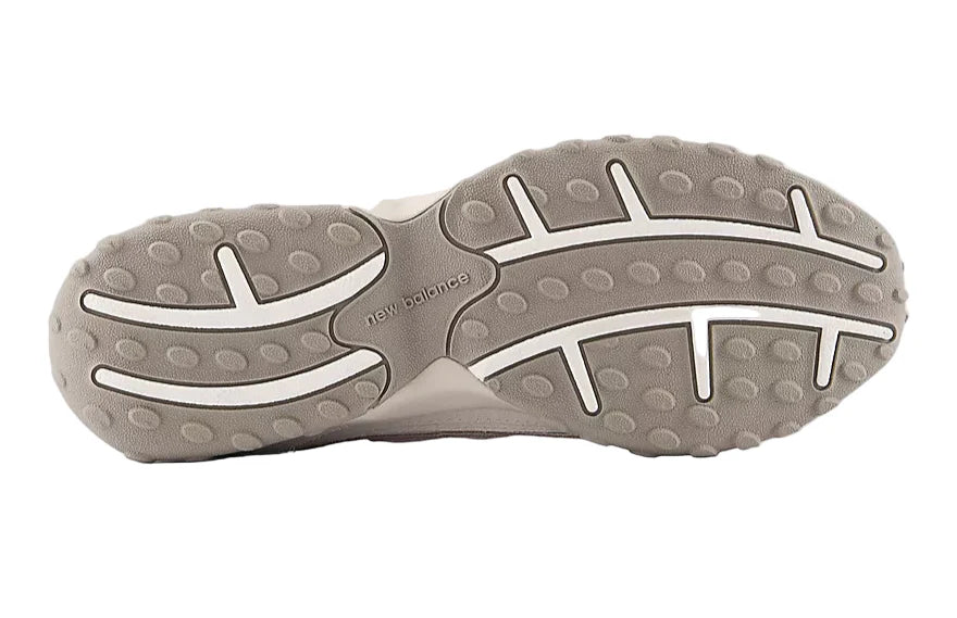 New Balance 204L Timberwolf Linen Sneakers